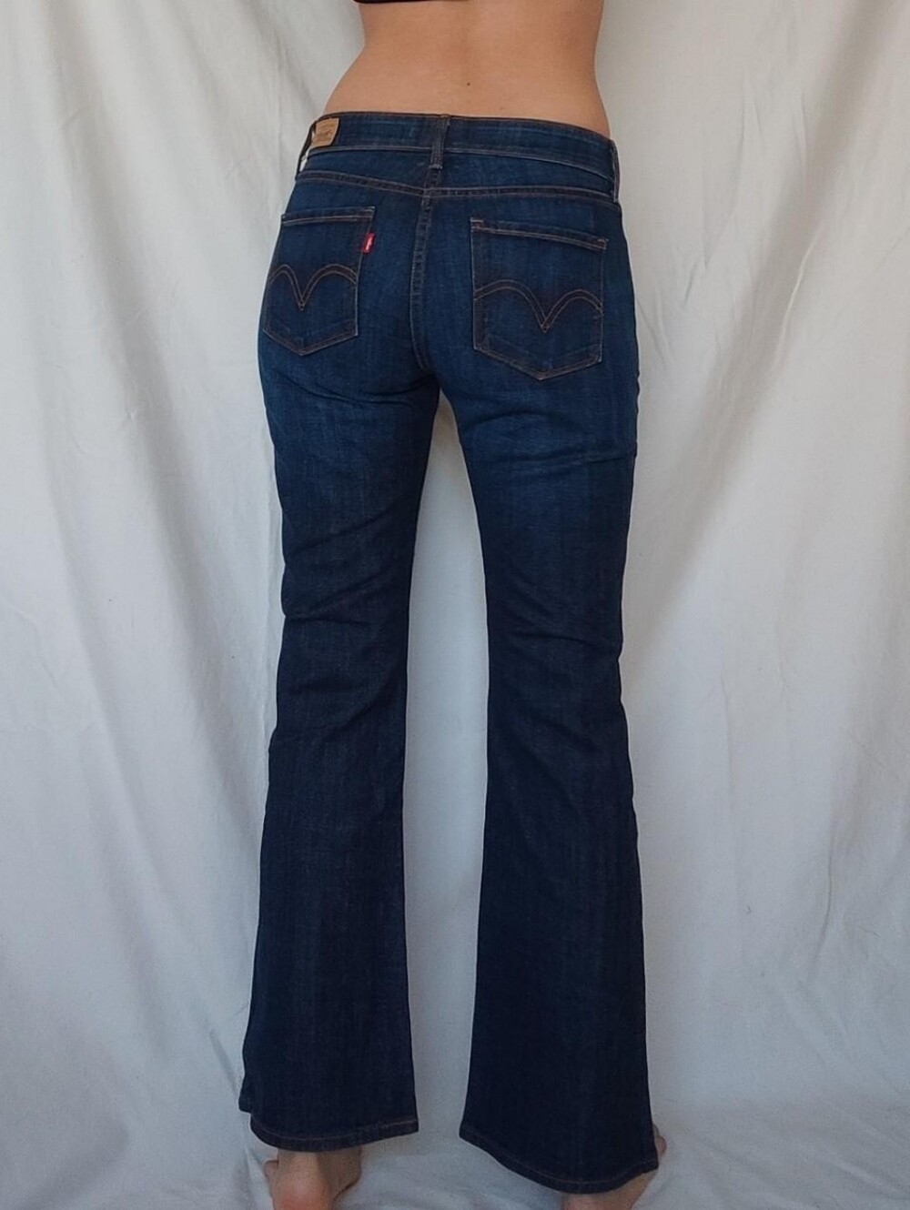 Levi's Dark Wash Mid Rise Boot Cut Flared Jeans - Picture 3 of 3